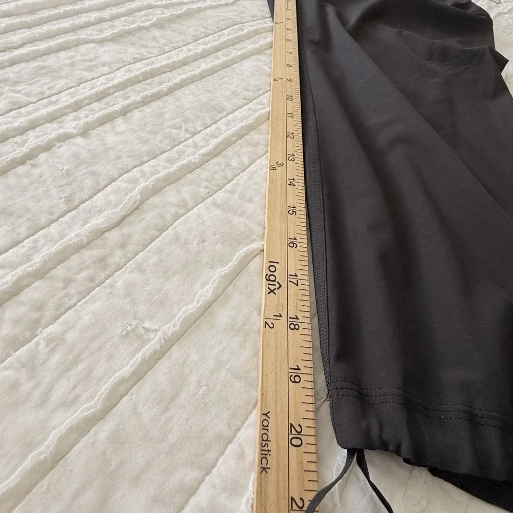 Lululemon Black Swift Crop Capri DANCE Studio Pants Woman 8‎ (RARE) Gorpcore